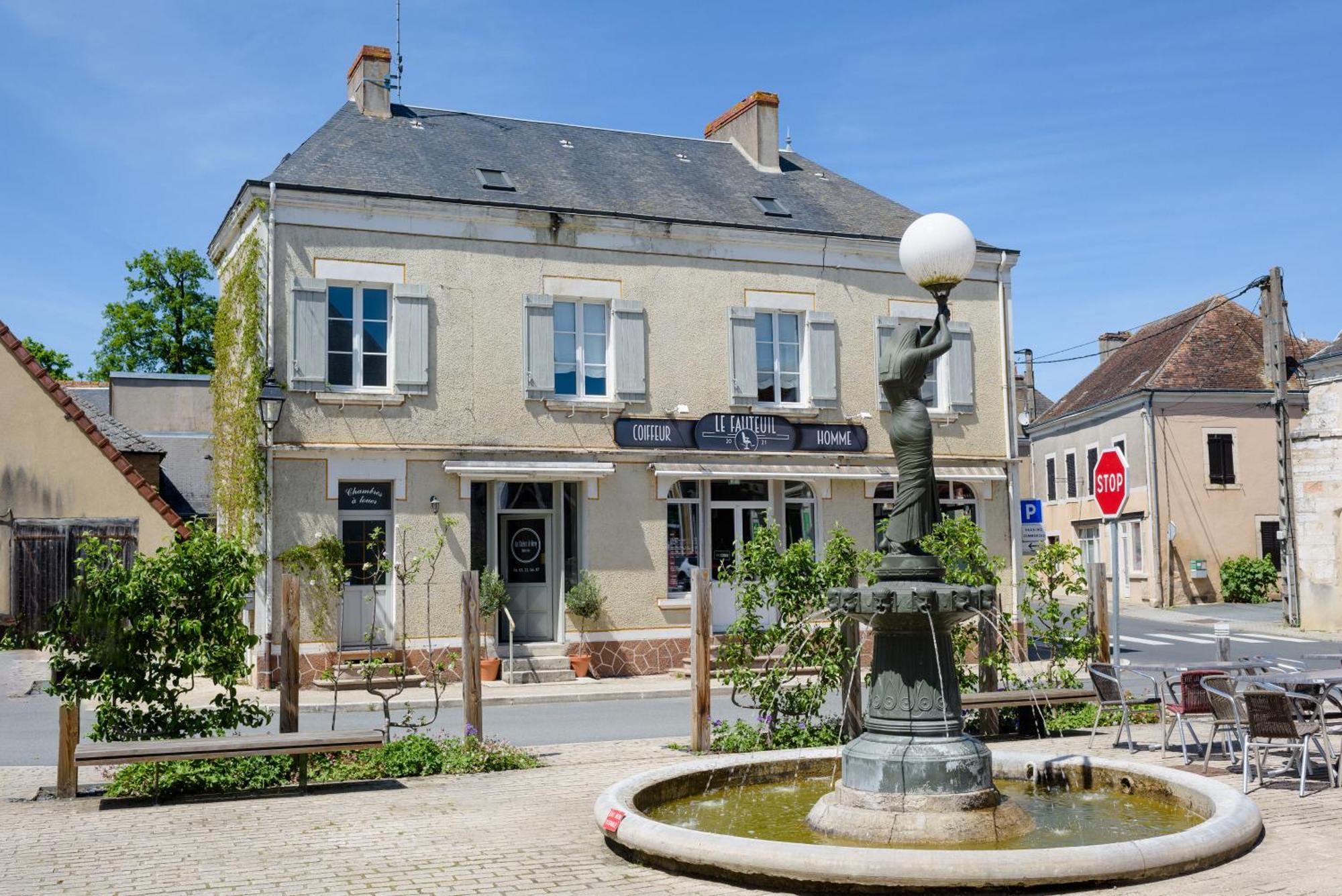 Hotel Aux Couleurs De Neuvy Exteriér fotografie